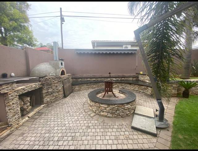 4 BEDROOM HOUSE FOR SALE IN AERORAND